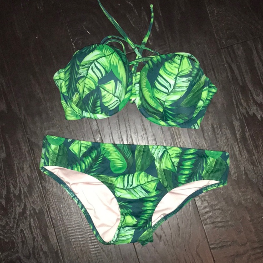 Shade & Shore Bikini Tropical Print EUC 34B/Small
